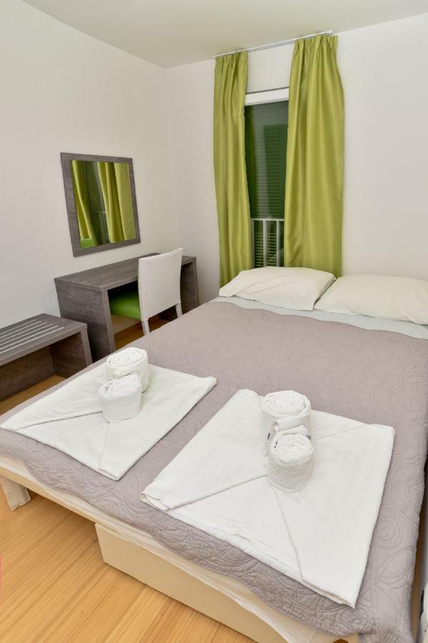 Apartmani Astrado Petrcane Εξωτερικό φωτογραφία